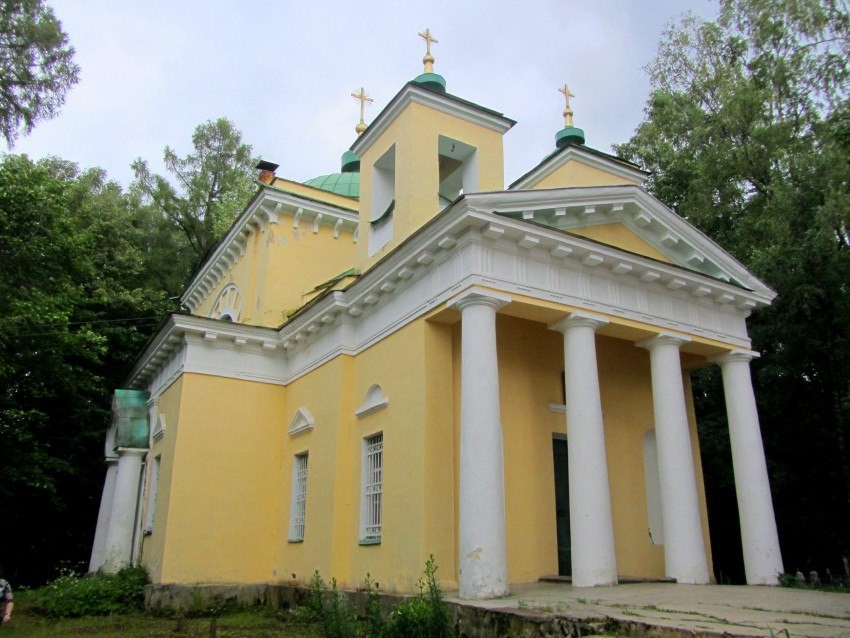 Как добровольцы восстанавливают обветшавшие и разрушающиеся храмы в самых отдаленных уголках России?