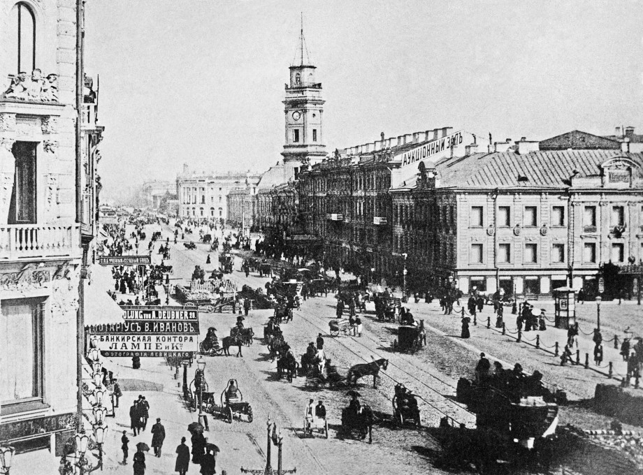 Улица с перспективой: как возник и менялся Невский проспект