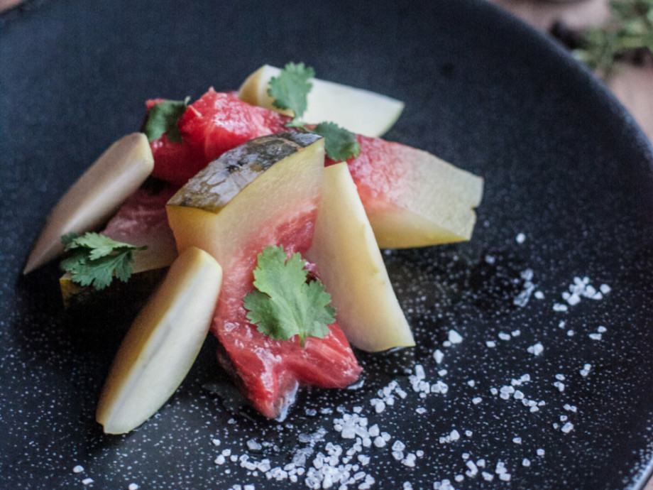 День арбуза: пять лучших рецептов из сладкой ягоды