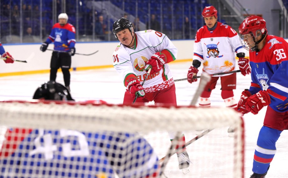 Путин и Лукашенко сыграли в хоккей в Сочи за команду «Тигров»
