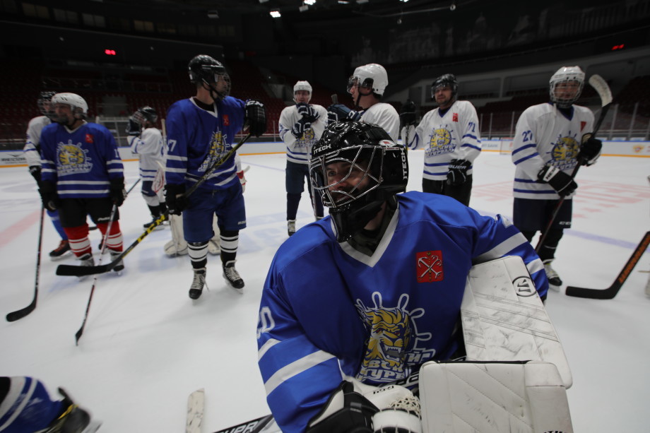 Единственная в Петербурге команда глухонемых хоккеистов может прекратить свое существование
