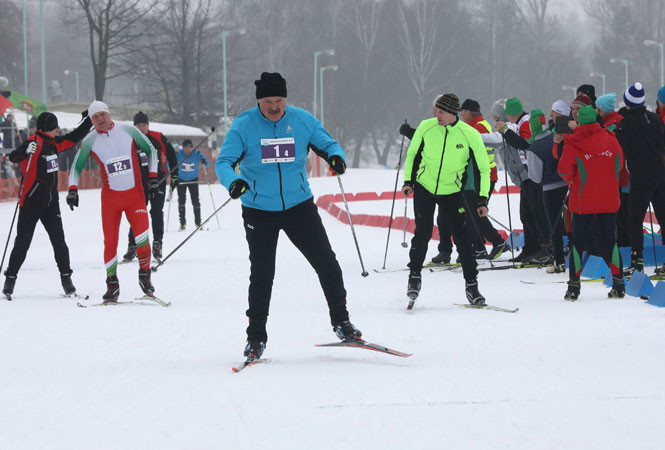 «Великое дело»: Лукашенко рассказал, почему кататься на лыжах полезно, особенно для женщин
