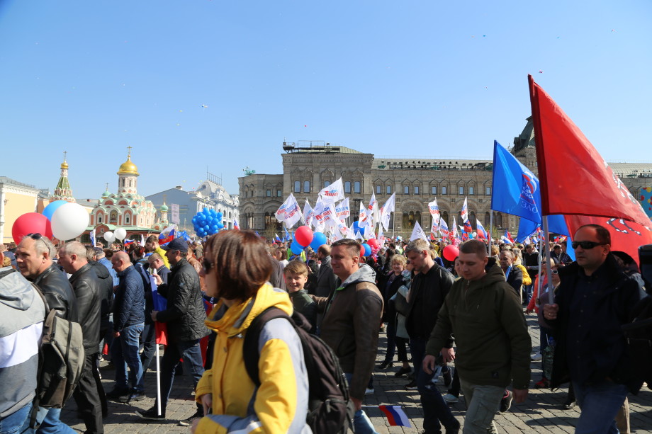 На первомайское шествие профсоюзов в Москве вышли более 100 тысяч человек