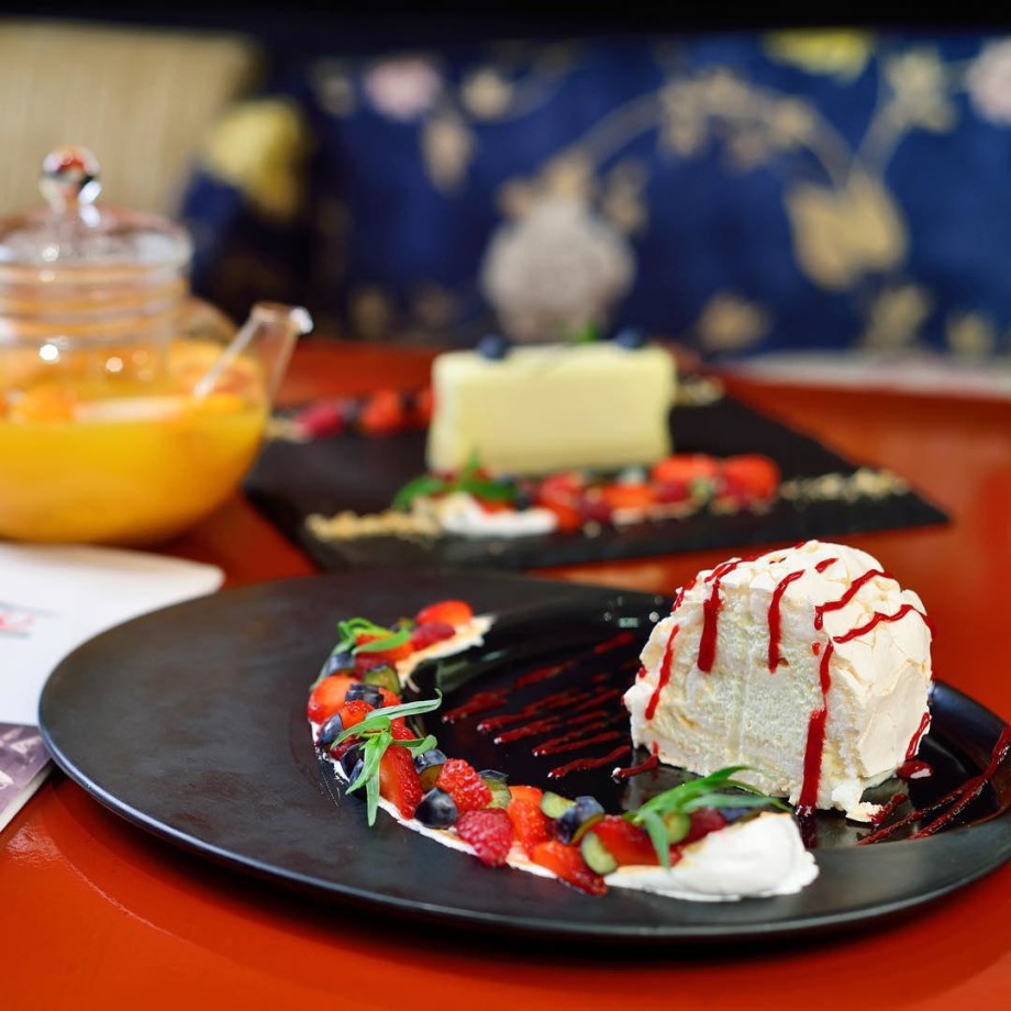 Десерты с клубникой: попробуйте лето на вкус!