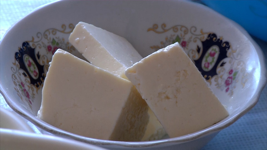 Кабардинское молоко. Кабардинский лакум. Кабардинский сыр. Сыр в рассоле. Кабардинский сыр блюда.