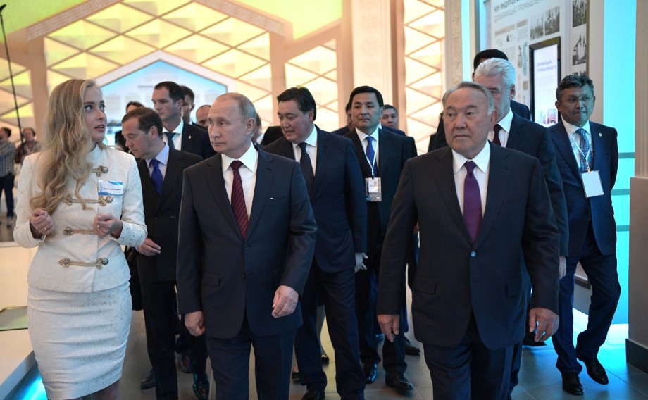 Путин и Назарбаев – первые гости: обновленный павильон «Казахстан» на ВДНХ удивил национальным колоритом