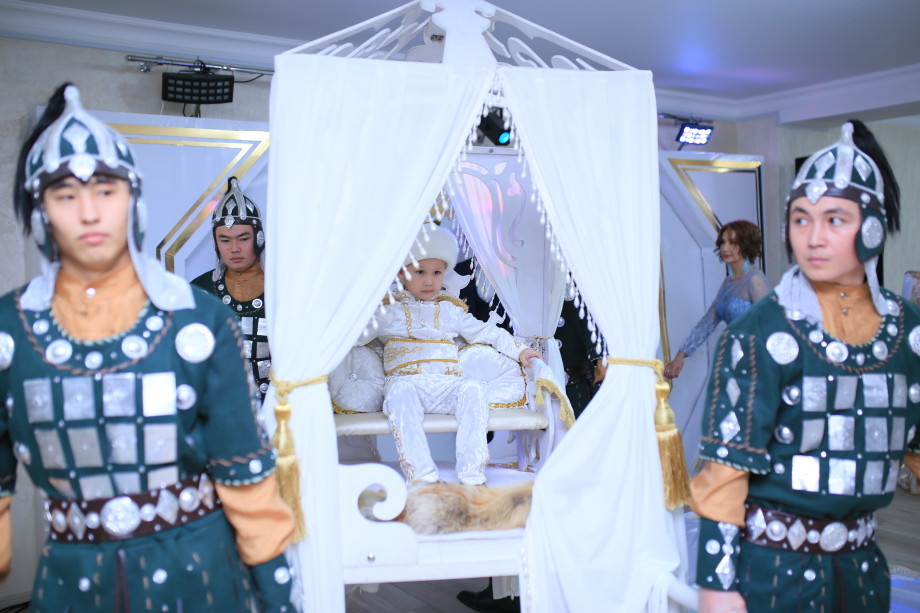 Сундет той: как проходит обряд обрезания в Казахстане