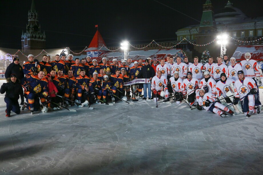Спасатели России и Беларуси сыграли товарищеский хоккейный матч