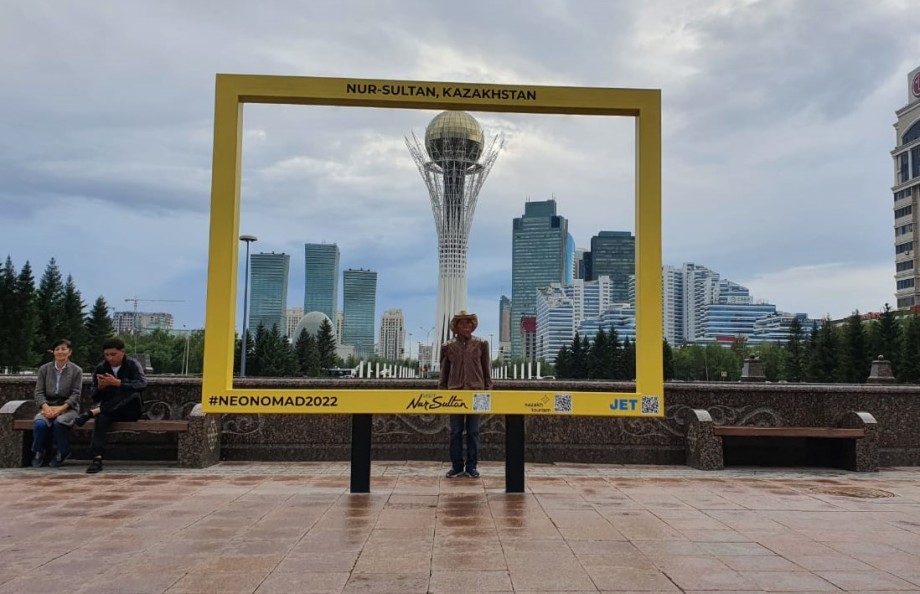 Пешком по Казахстану: как 72-летний пенсионер исполняет свою мечту