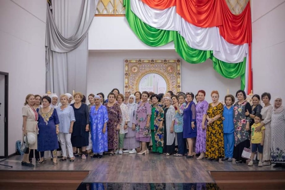 Единые душой оптимисты: клубу активных пенсионеров «Хамдилон Оптима» в Таджикистане – пять лет