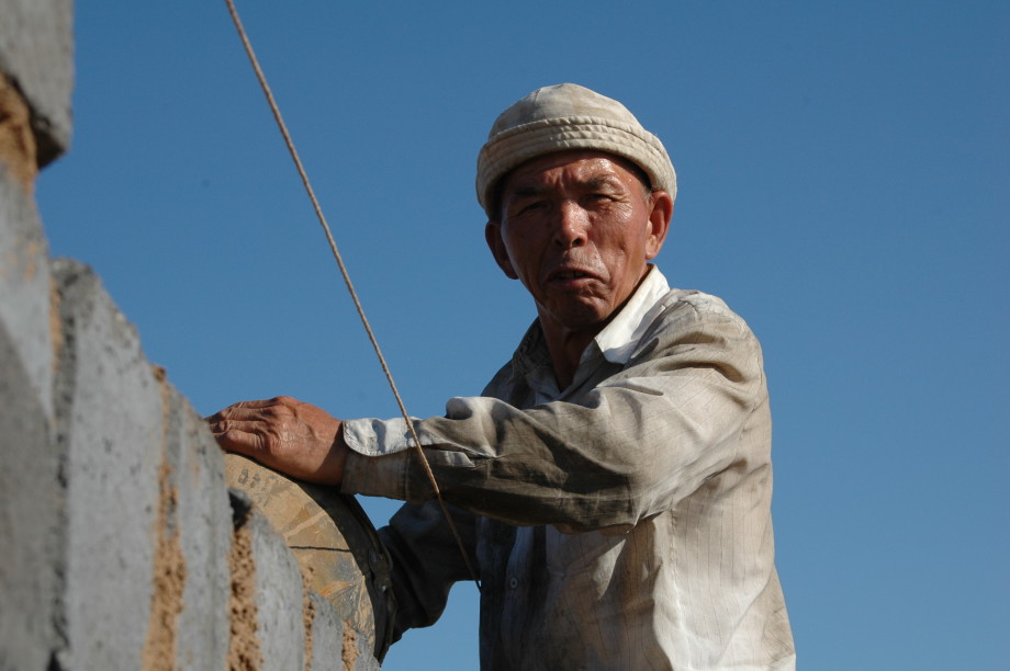 Пешком по Казахстану: как 72-летний пенсионер исполняет свою мечту