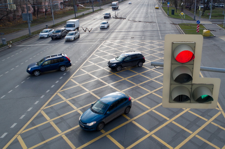 Как дорожная разметка помогает снизить количество ДТП на перекрестках?