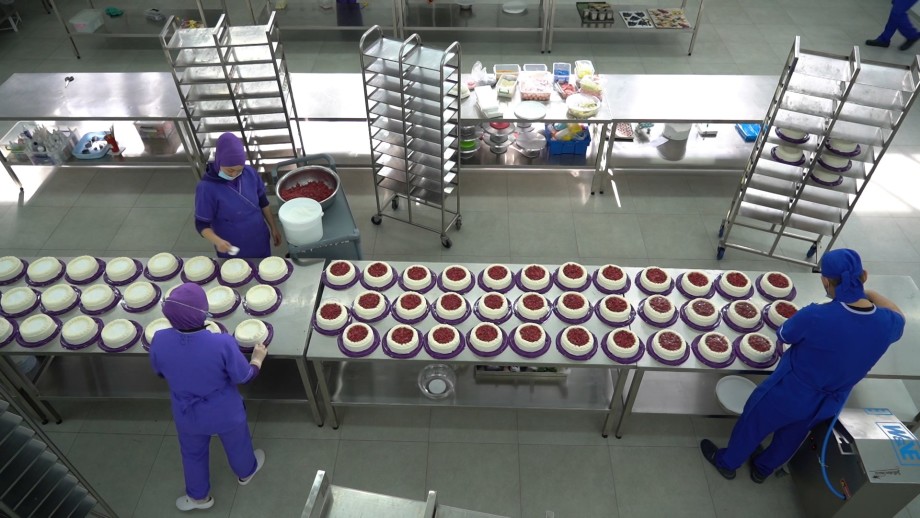 От кухни до шоколадной фабрики: как работает самый большой кондитерский дом в Кыргызстане
