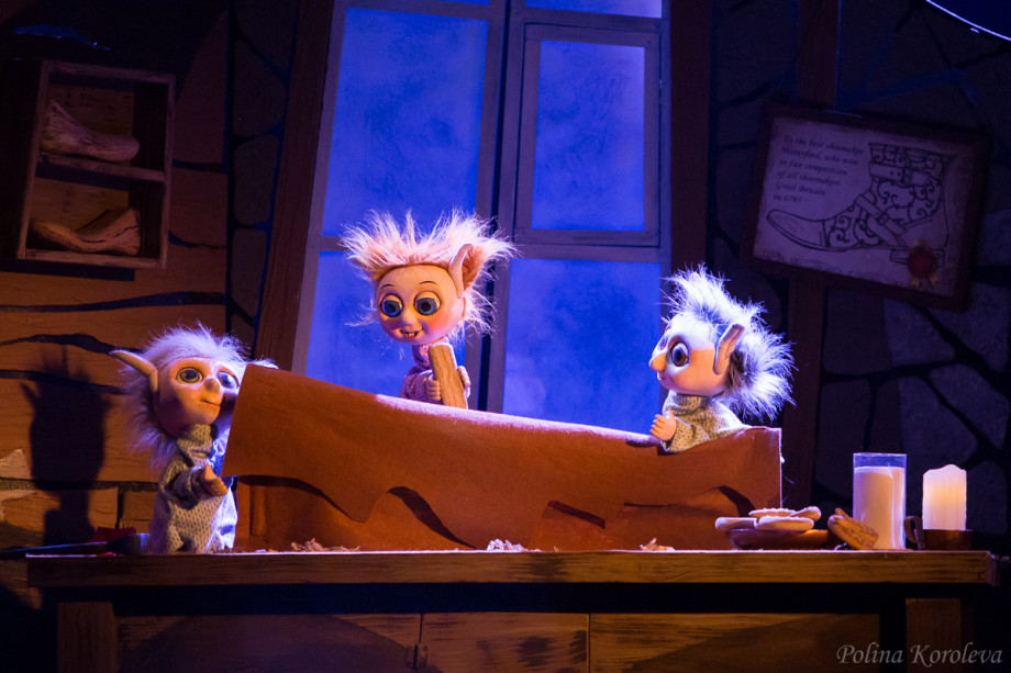 «Как бы ни было нам худо, мы надеемся на чудо»: в Московском театре кукол премьера – «Маленькие человечки»