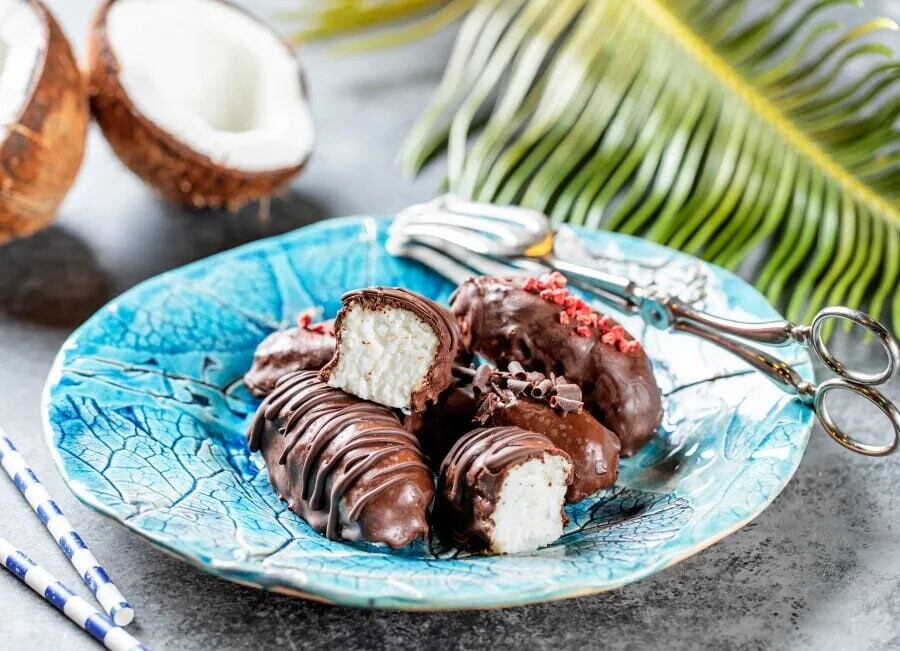 С коньяком, кокосом и клубникой: секреты приготовления домашних конфет