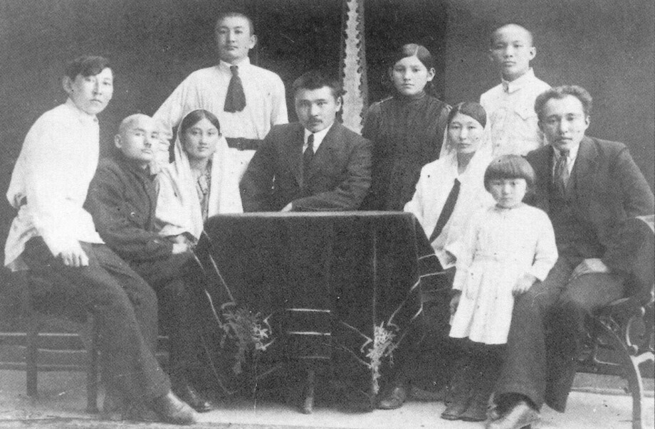 Гений казахской земли: 125 лет Мухтару Ауэзову