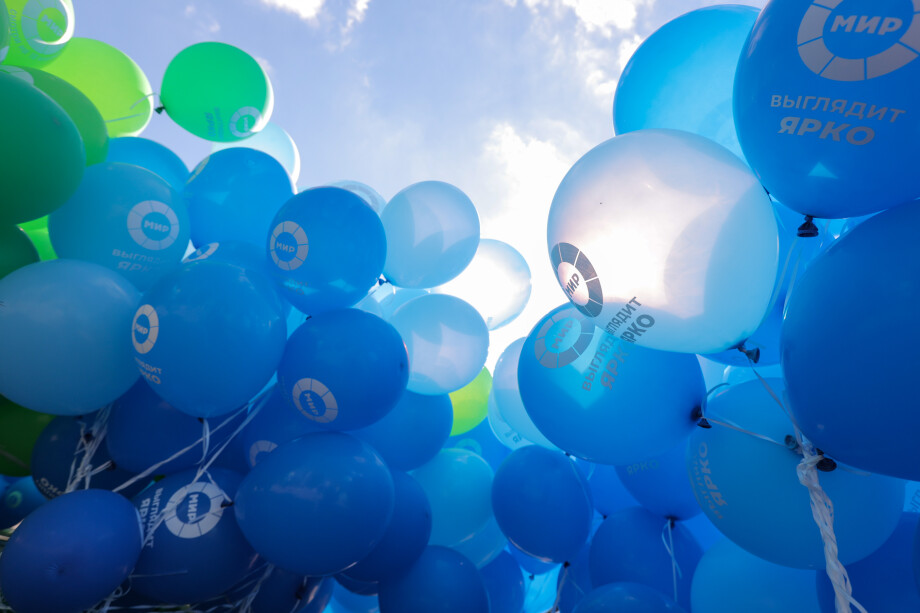 «МИР» в День города открыл на ВДНХ фотозону из 1100 шаров