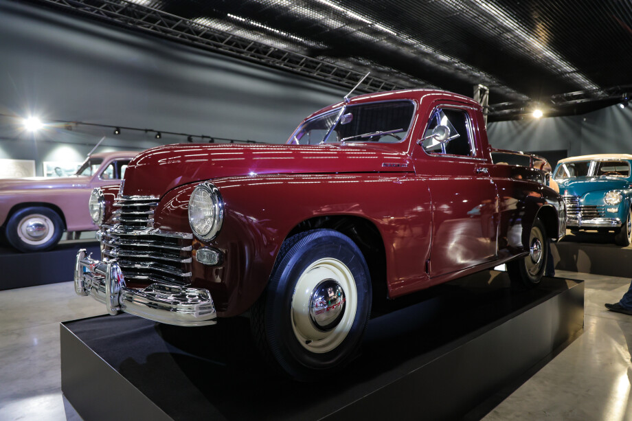 «Парад «Побед» – история в винтиках: легендарные автомобили советской эпохи показали в Москве