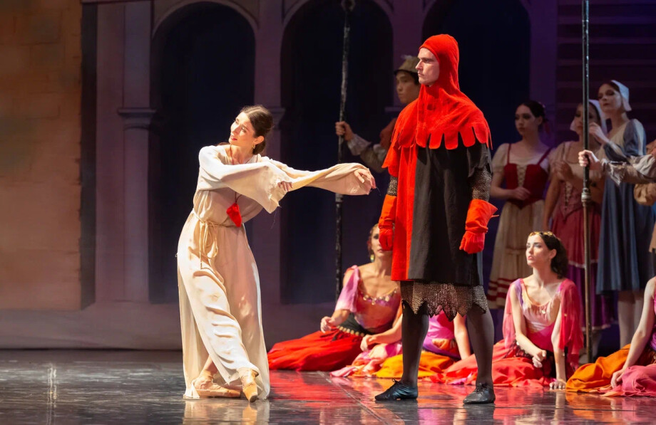 XXII Летние балетные сезоны в РАМТе: стоит ли идти на балет «Эсмеральда» с ребенком?