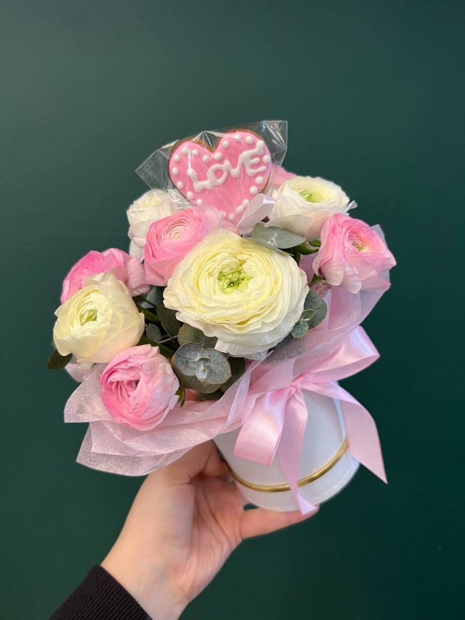 «Цветы раскупили под ноль»: как в Казахстане отпраздновали День святого Валентина?