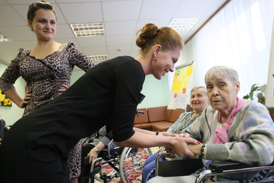 «Лишь бы человеку было хорошо в самом конце его жизни»: волонтеры – о помощи пожилым людям