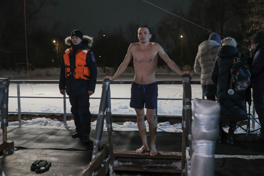 Крещенская ночь: как проходят купания в Москве