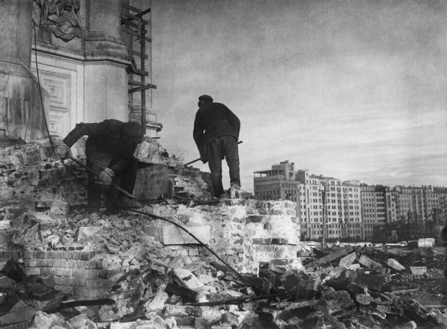 От амбиций к реальности: история строительства Дворца Советов