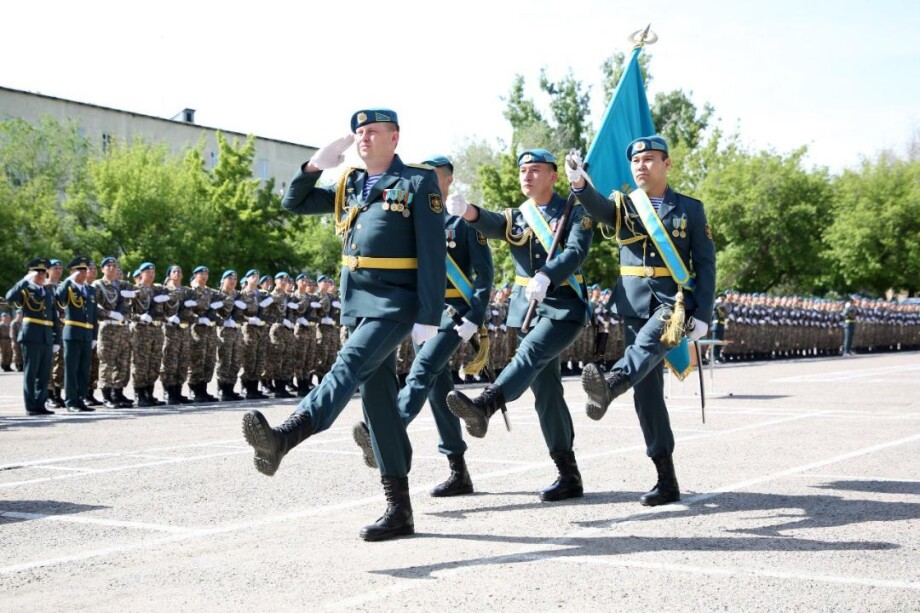 Быть как казахские батыры: в Казахстане отмечают День защитника Отечества