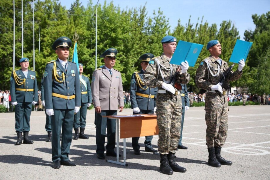 Быть как казахские батыры: в Казахстане отмечают День защитника Отечества