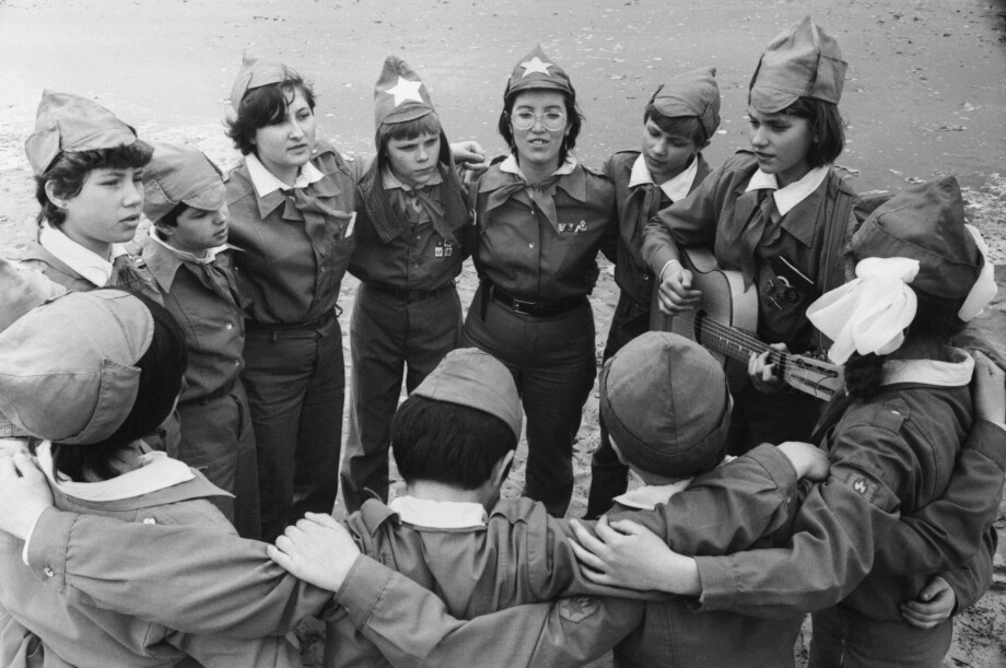 Королевская ночь, «Зарница» и День Нептуна: семь традиций советских пионерских лагерей