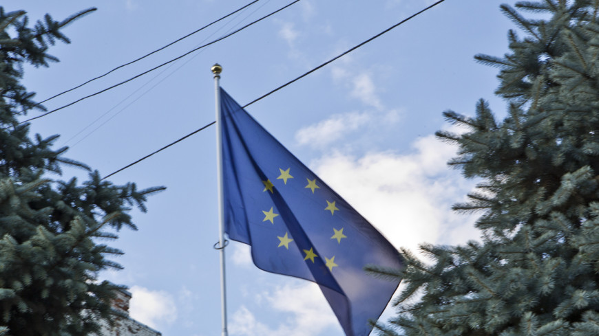 ЕС задумался о смягчении санкций против России