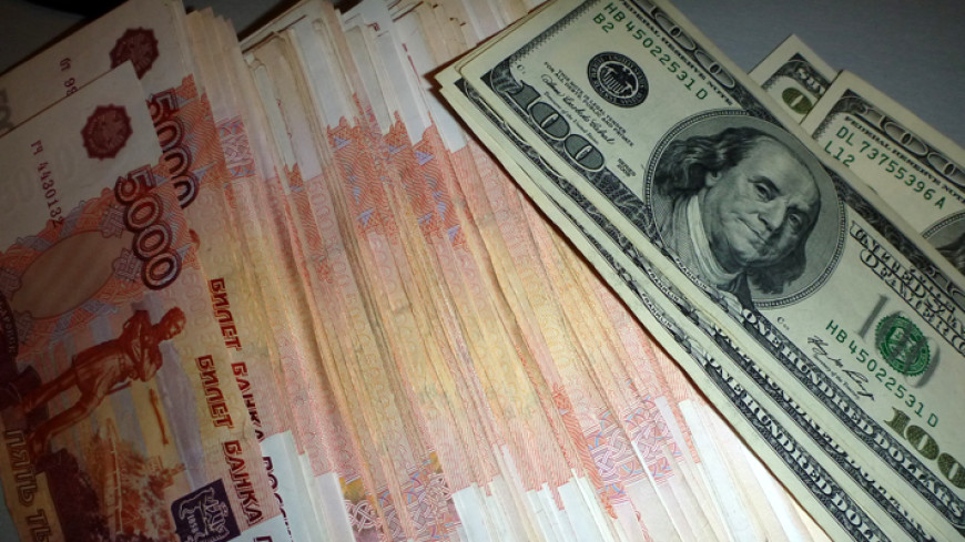 Минфин вскоре намерен начать конвертацию валюты из Резервного фонда в рубли