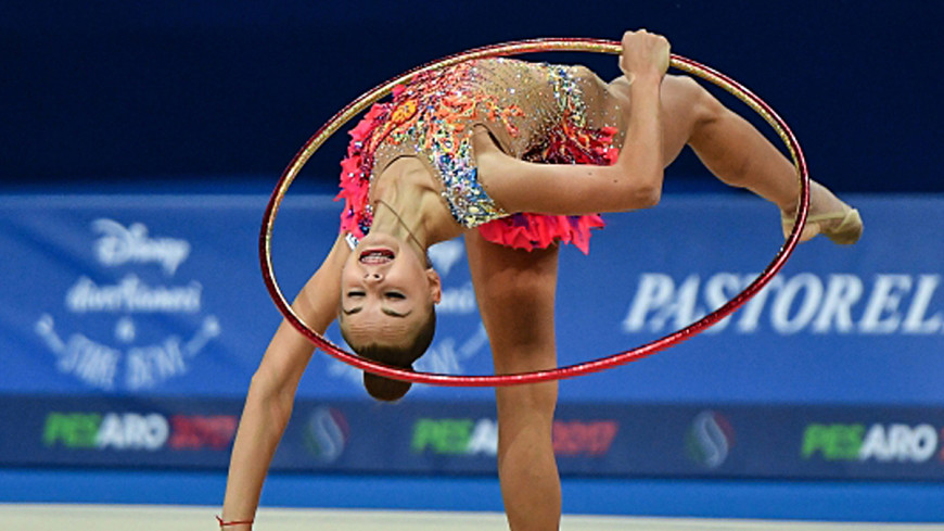 Российская гимнастка Арина Аверина победила в упражнении с мячом на ЧМ