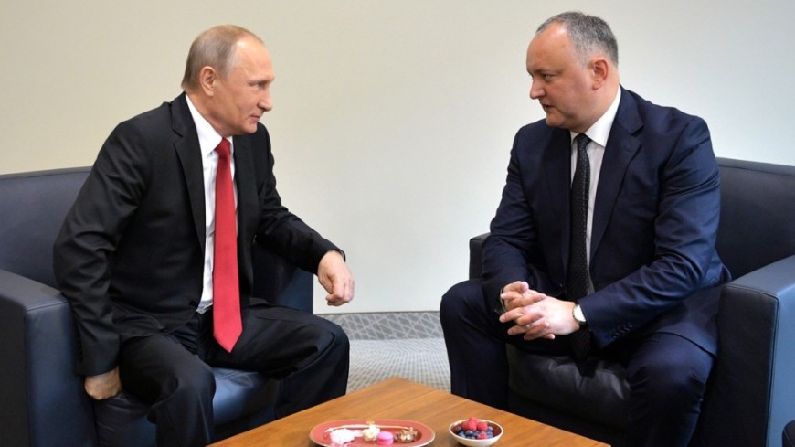 Путин и Додон провели в Сочи отдельную встречу