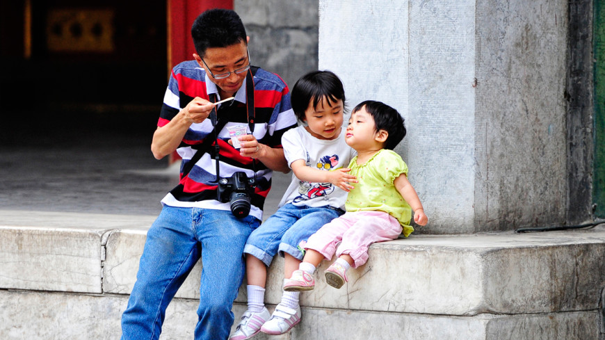 Одна семья один ребенок почему. Одна семья - один ребёнок. Одна семья два ребенка Китай. Одна семья один ребенок в Китае Отмена закона.