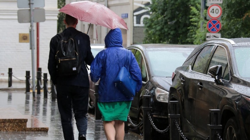 Московские дожди,дождь, ливень, лужа, зонт, гроза, погода, зонт, люди, пара, 