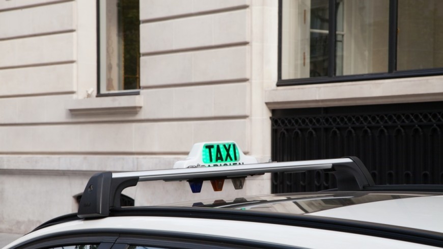 Американка с ребенком приехала грабить банк на такси