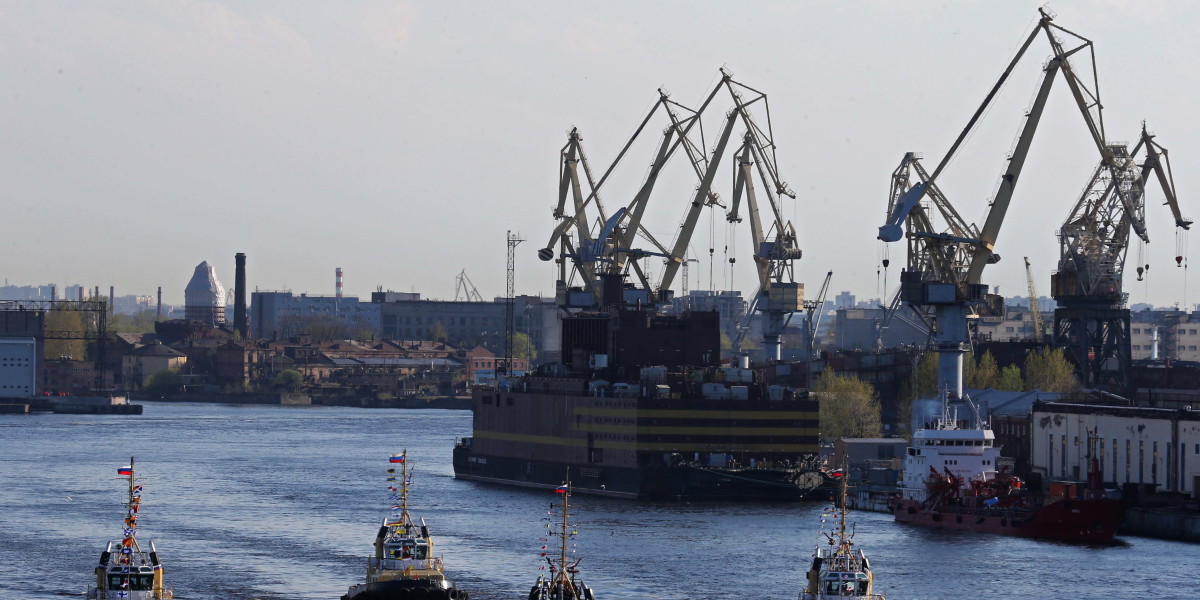 Морские акватории. Порт Санкт-Петербург буксир. Порты СПБ. Балтийский порт. Военный Питерский порт.