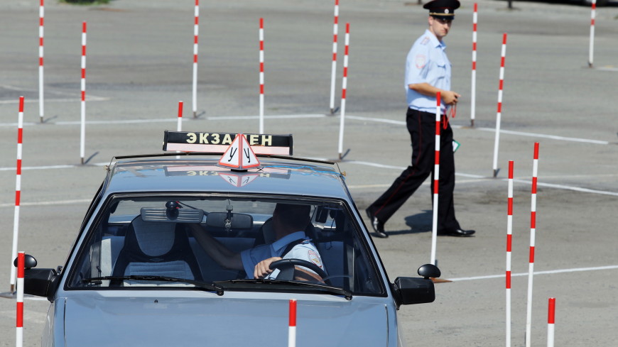 Ужесточить требования к выдаче водительских прав предлагает МВД России