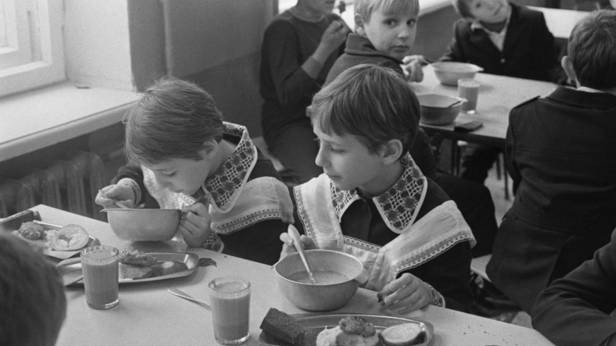 Вкус ностальгии: 10 блюд школьной столовой времен СССР