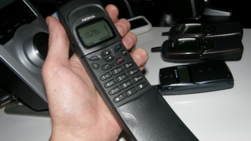 Телефон из матрицы. Nokia 8110 Matrix. Nokia 8110 1999. Nokia 8110 Нео. Нокиа из матрицы 8110.
