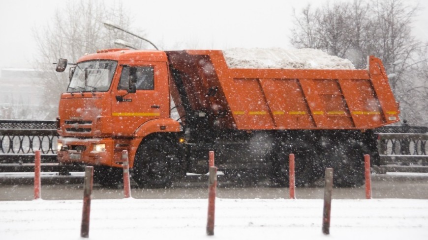 Снегопад в Москве,снег, снегопад, зима, погода, вывоз снега, грузовик, уборка снега, ,снег, снегопад, зима, погода, вывоз снега, грузовик, уборка снега, 