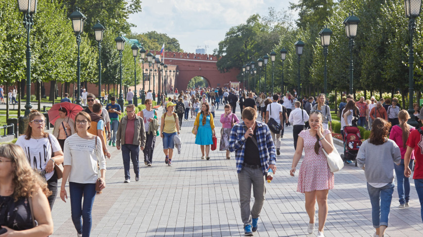 Фото: Дмитрий Белицкий (МТРК «Мир») &quot;«Мир 24»&quot;:http://mir24.tv/, александровский сад, общество, люди, толпа, красная площадь, кремль