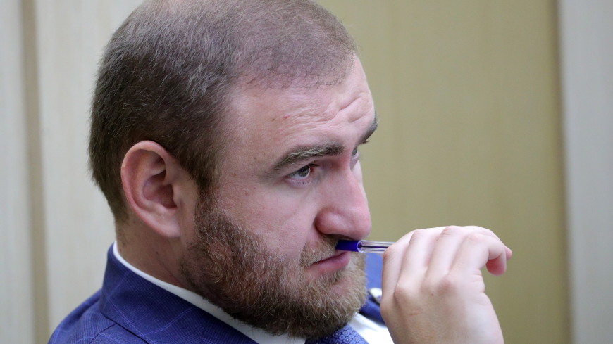 Сенатора от Карачаево-Черкесии задержали в зале заседаний Совфеда
