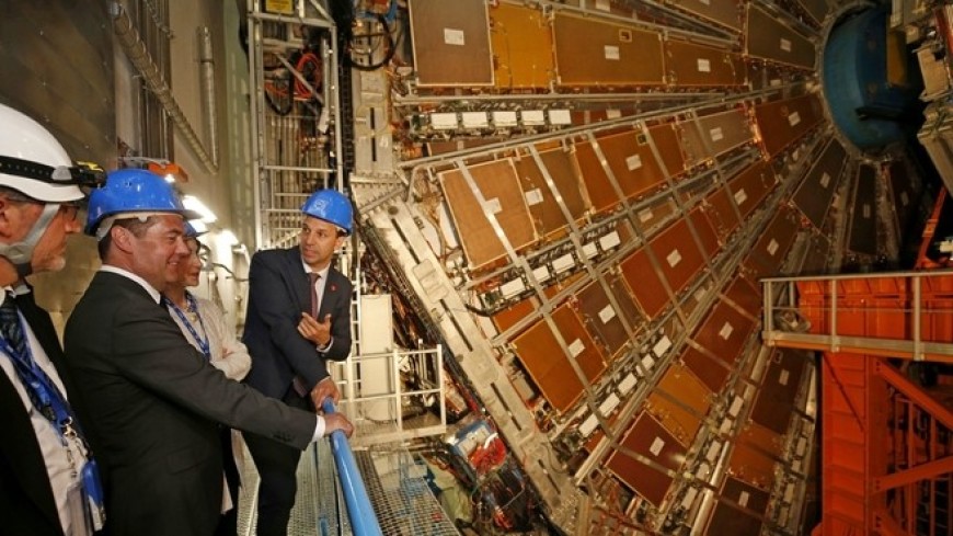 Медведев поделился впечатлениями от Большого адронного коллайдера