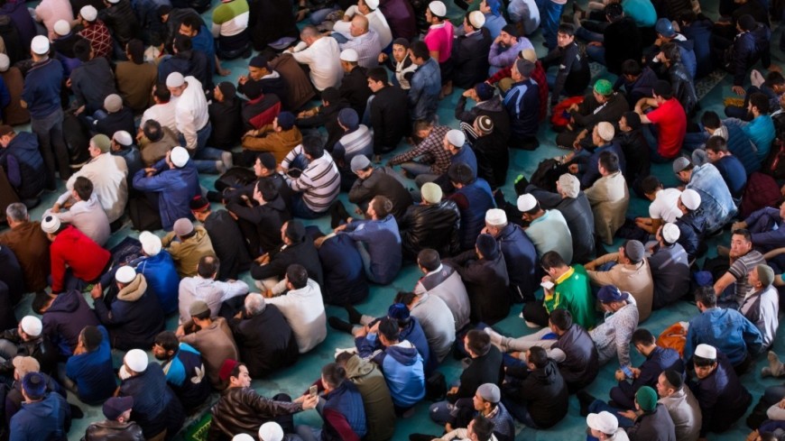 Ураза-Байрам: праздничные молитвы прошли во всех мечетях России
