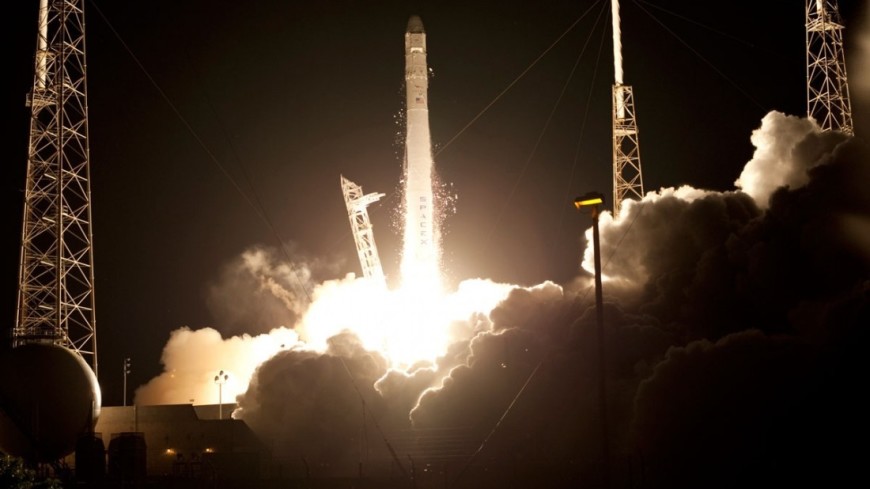 SpaceX провела «быстрые» огневые испытания двигателей Falcon Heavy