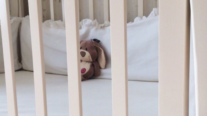 Фото: Елизавета Шагалова, "«МИР 24»":http://mir24.tv/, детство, ребенок, дети, кроватка, детская, игрушка, мягкая игрушка