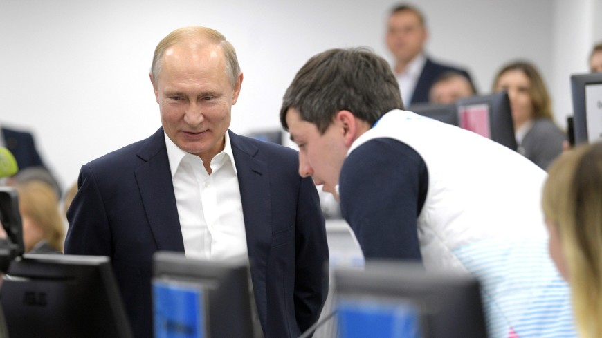 Путин посетил операционный центр Универсиады