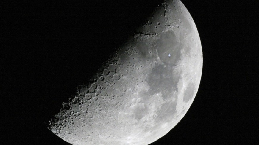 Фото: "NASA":http://www.nasa.gov/, луна, космос
